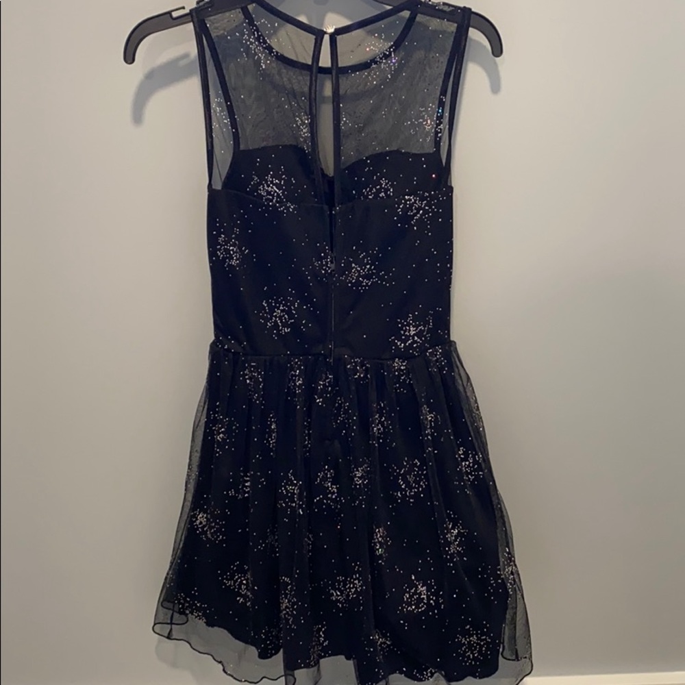 Dress - Picture 3 of 4